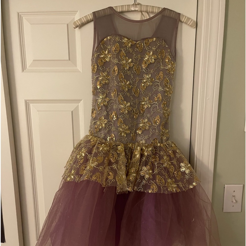 Girls ballet costume. New and never worn. Was for 11 year old. Size unknown
